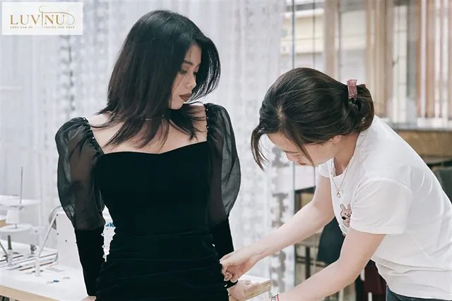 Học viên Luvinus bên thành phẩm tự tay thiết kế và may