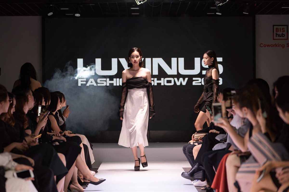 Học viên Luvinus trình diễn bộ sưu tập trong đêm Fashion Show tốt nghiệp