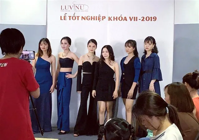 Sân khấu trình diễn bộ sưu tập tốt nghiệp Luvinus