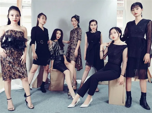 Tập thể học viên và giảng viên Luvinus tại sự kiện