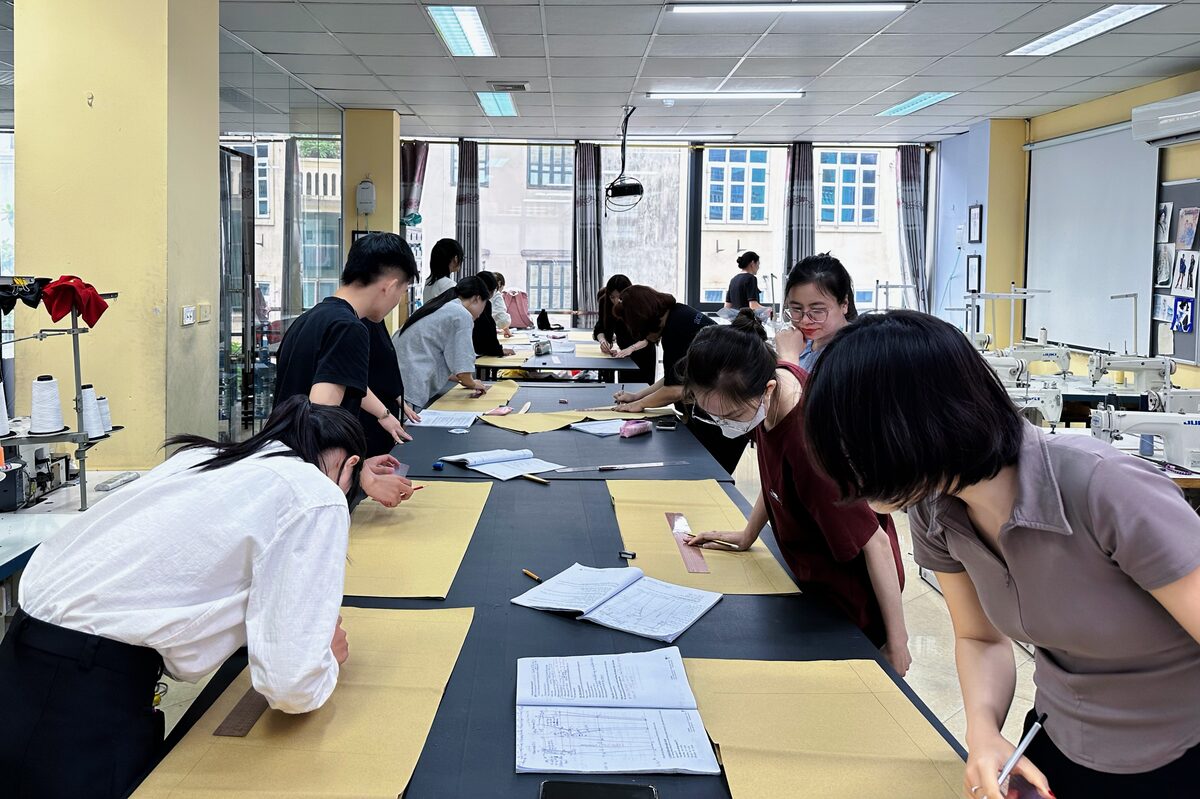 Lớp học cắt may Luvinus (3)