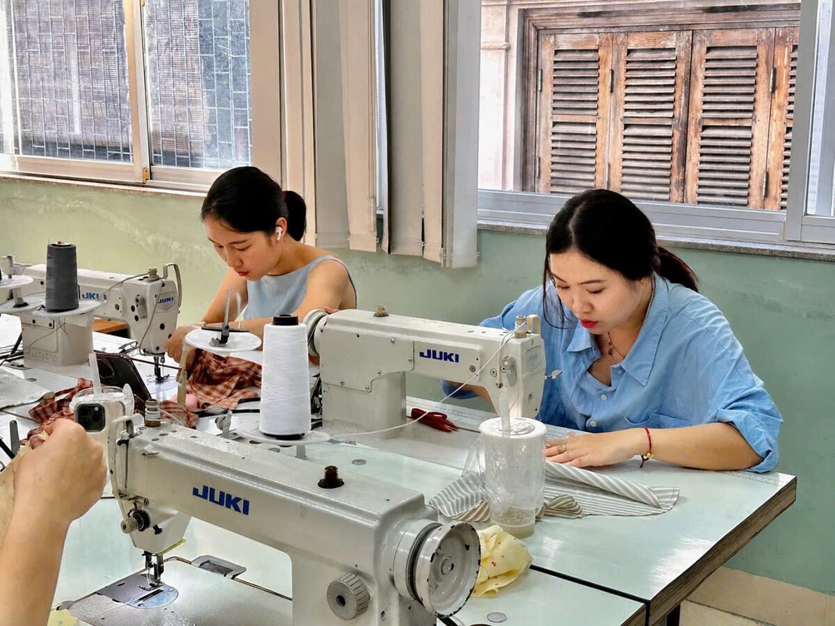 Buổi học may đồ thú cưng tại Luvinus