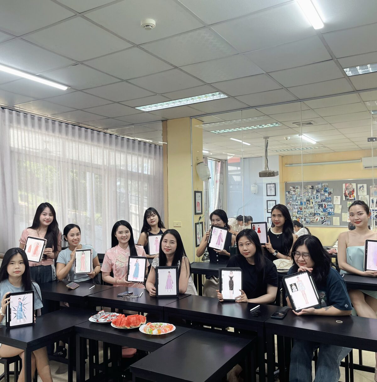 Không gian lớp học vẽ iPad Luvinus