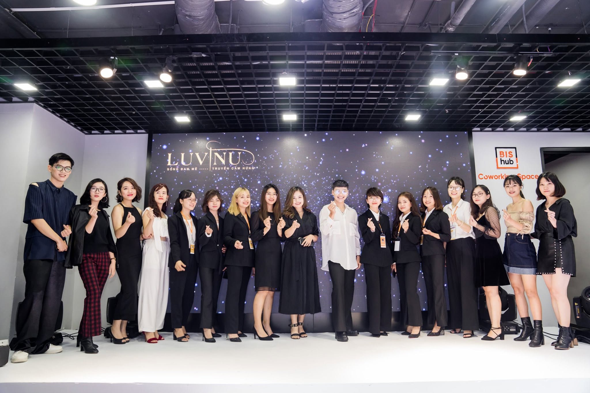 Lớp học cắt may thời trang ứng dụng tại Luvinus