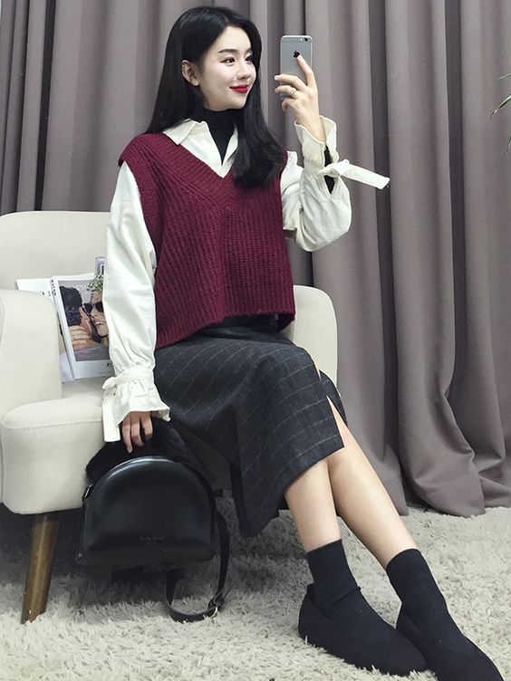 Học lỏm 5 cách phối đồ với áo gile len nữ của những Ulzzang xứ Hàn   BlogAnChoi