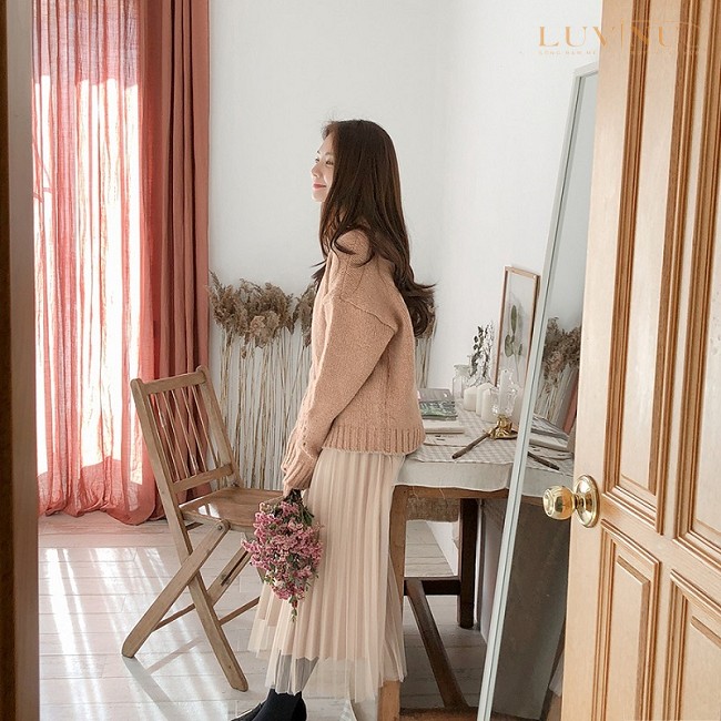 Gợi ý 22 cách mix trang phục với chân váy dài xếp ly cực đỉnh  XinhXinhvn